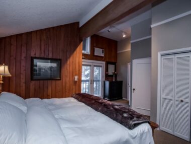 Executive Suite, Kandahar Lodge at Whitefish Mountain Resort